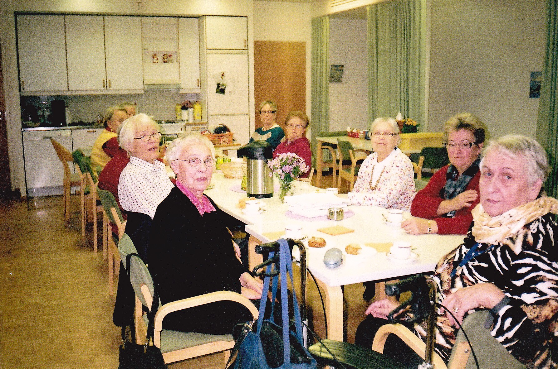 Ros-Maj Lindroos, Anita Exell, Else-Maj Lindholm, Maj Granroth, Ritva Rehnström, Tuula Lindqvist och Gun-Gerd Broman.