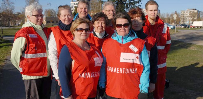 Osaston aktiiveja keväällä 2014 lapsiperheiden liikennetapahtumassa.